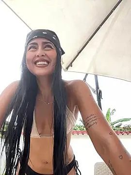 Snapshot of Alexandra_duque chatting on February 2025 08:22:01 PM Alexandra duque online show from February 2025 08:22:01 PM