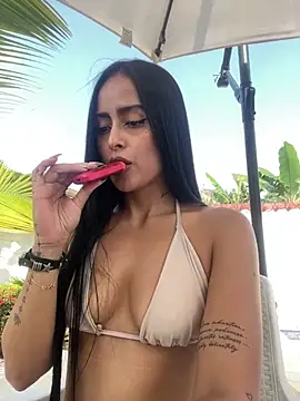 Snapshot of Alexandra_duque chatting on February 2025 08:39:01 PM Alexandra duque online show from February 2025 08:39:01 PM