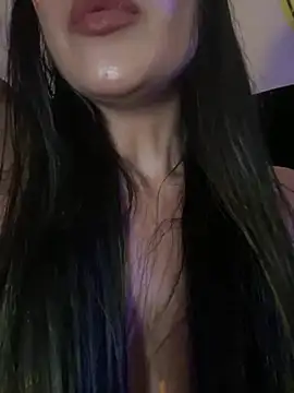 Snapshot of Alexandra_duque chatting on March 2025 11:50:02 PM Alexandra duque online show from March 2025 11:50:02 PM