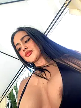 Snapshot of Alexandra_duque chatting on October 2025 08:55:02 PM Alexandra duque online show from October 2025 08:55:02 PM