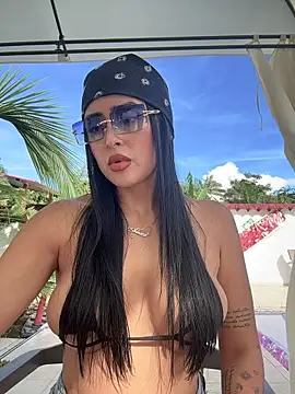 Snapshot of Alexandra_duque chatting on October 2025 08:26:01 PM Alexandra duque online show from October 2025 08:26:01 PM