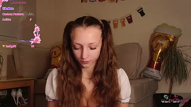 Milky flexy cat online show from September 2025 04:23:02 PM