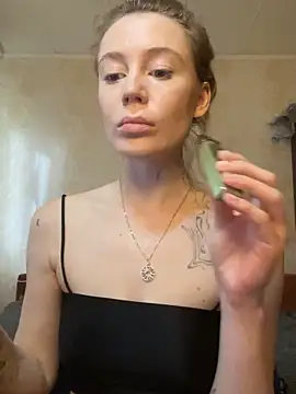 Snapshot of meanexx chatting on October 2025 11:05:02 AM meanexx online show from October 2025 11:05:02 AM