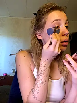 Snapshot of meanexx chatting on October 2025 05:18:01 AM meanexx online show from October 2025 05:18:01 AM