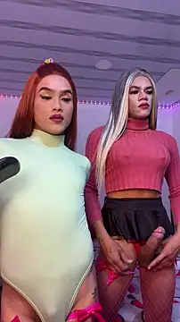 Snapshot of big_girl21cm chatting on November 2025 01:55:01 PM big girl21cm online show from November 2025 01:55:01 PM