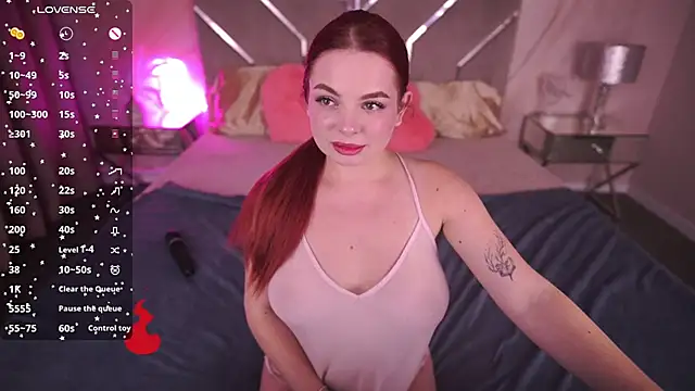 Snapshot of CarolinaDia chatting on February 2025 11:55:02 PM CarolinaDia online show from February 2025 11:55:02 PM