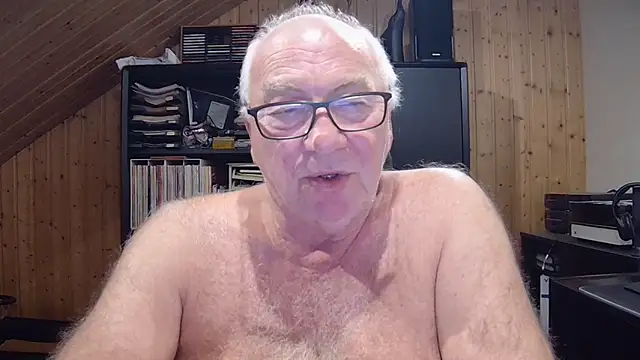 Snapshot of biggandybig chatting on September 2025 02:17:01 AM biggandybig online show from September 2025 02:17:01 AM