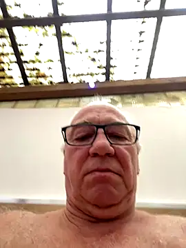 Snapshot of biggandybig chatting on October 2025 02:15:02 PM biggandybig online show from October 2025 02:15:02 PM