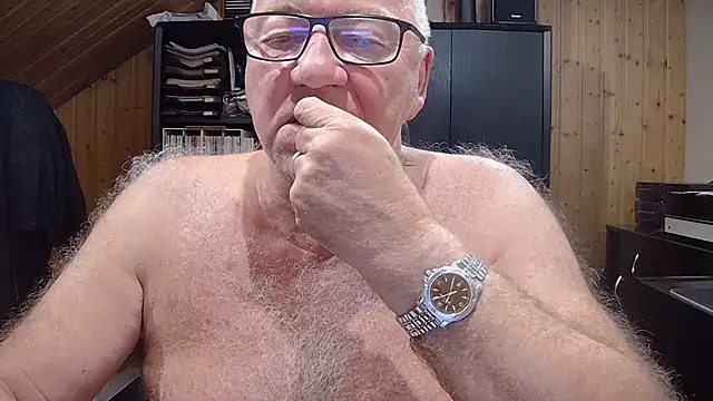 Snapshot of biggandybig chatting on October 2025 09:24:02 PM biggandybig online show from October 2025 09:24:02 PM