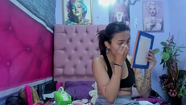 Yaumiko online show from October 2025 11:21:02 AM