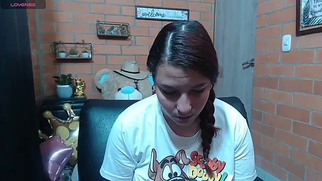 Snapshot of alexia_87 chatting on September 2025 06:24:01 PM alexia 87 online show from September 2025 06:24:01 PM