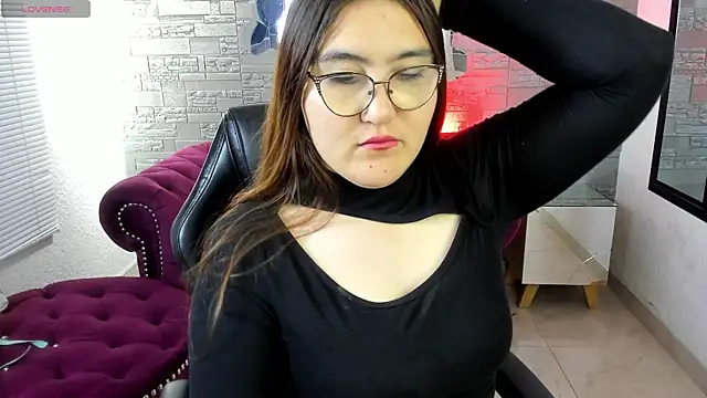 conniejames m online show from October 2025 12:25:02 PM