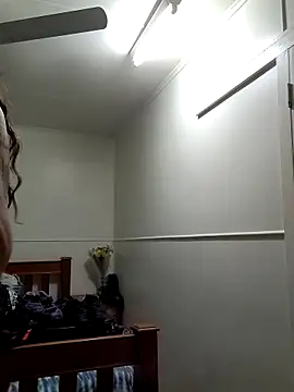 Snapshot of atenealovve_77 chatting on March 2025 03:31:02 PM atenealovve 77 online show from March 2025 03:31:02 PM