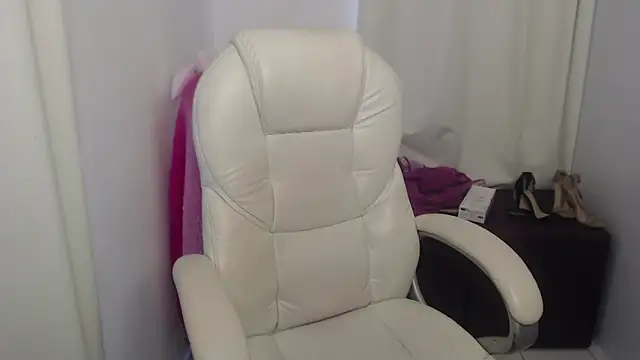 Snapshot of paiper_halliwey chatting on March 2025 03:58:02 PM paiper halliwey online show from March 2025 03:58:02 PM
