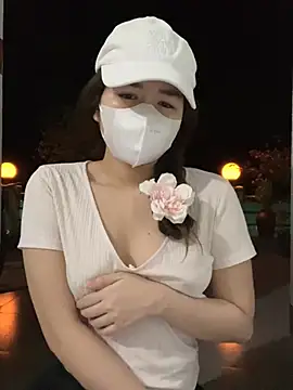 BabyThree  online show from December 2024 01:21:02 PM