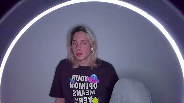 Snapshot of matt_spark chatting on February 2025 09:16:02 PM matt spark online show from February 2025 09:16:02 PM