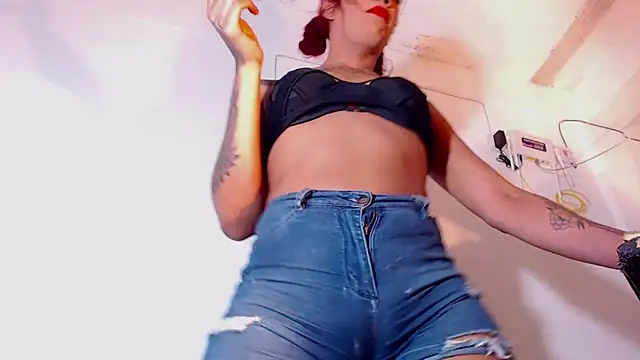 Kitie Petarda online show from November 2025 08:29:01 PM