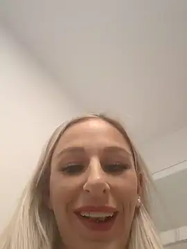 Snapshot of Liana_Lou chatting on February 2025 02:48:02 PM Liana Lou online show from February 2025 02:48:02 PM