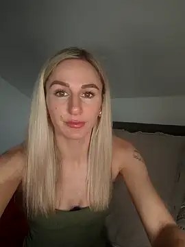 Snapshot of Liana_Lou chatting on February 2025 11:11:01 AM Liana Lou online show from February 2025 11:11:01 AM