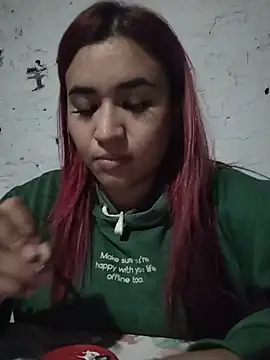 Snapshot of EmaGw chatting on November 2025 11:04:02 PM EmaGw online show from November 2025 11:04:02 PM