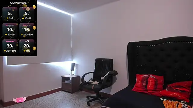 Snapshot of EmaGw chatting on November 2025 06:41:02 PM EmaGw online show from November 2025 06:41:02 PM