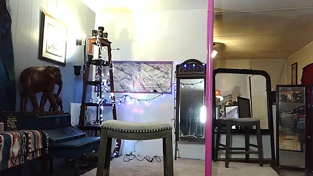 Snapshot of Genevieve143 chatting on October 2025 01:06:02 AM Genevieve143 online show from October 2025 01:06:02 AM