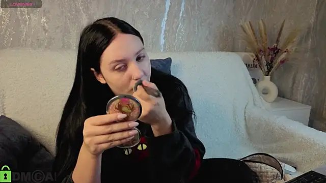 Snapshot of Kvetachka chatting on November 2025 01:16:01 AM Kvetachka online show from November 2025 01:16:01 AM