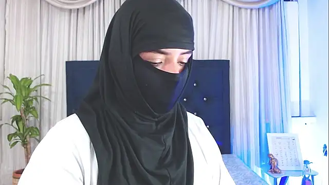 Uzra hayed online show from March 2025 01:42:02 AM