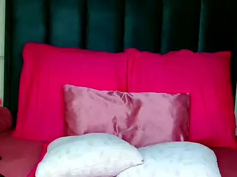 Snapshot of Kiaralane_xx chatting on November 2025 02:26:01 PM Kiaralane xx online show from November 2025 02:26:01 PM