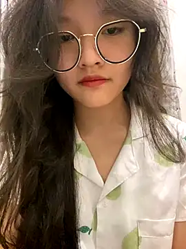 Snapshot of Krixxi22 chatting on December 2024 04:16:01 PM Krixxi22 online show from December 2024 04:16:01 PM