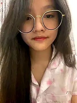 Snapshot of Krixxi22 chatting on December 2024 02:22:01 PM Krixxi22 online show from December 2024 02:22:01 PM