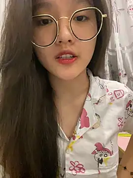 Snapshot of Krixxi22 chatting on December 2024 02:35:02 PM Krixxi22 online show from December 2024 02:35:02 PM