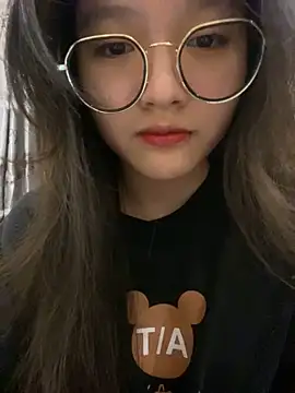 Snapshot of Krixxi22 chatting on December 2024 03:04:01 PM Krixxi22 online show from December 2024 03:04:01 PM