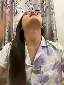 Snapshot of Krixxi22 chatting on March 2025 02:45:01 PM Krixxi22 online show from March 2025 02:45:01 PM