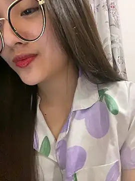 Snapshot of Krixxi22 chatting on March 2025 02:34:01 PM Krixxi22 online show from March 2025 02:34:01 PM