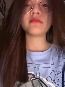 Snapshot of Krixxi22 chatting on September 2025 03:35:02 PM Krixxi22 online show from September 2025 03:35:02 PM