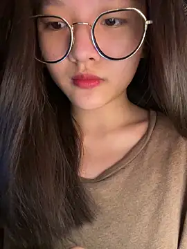 Snapshot of Krixxi22 chatting on October 2025 04:24:02 PM Krixxi22 online show from October 2025 04:24:02 PM