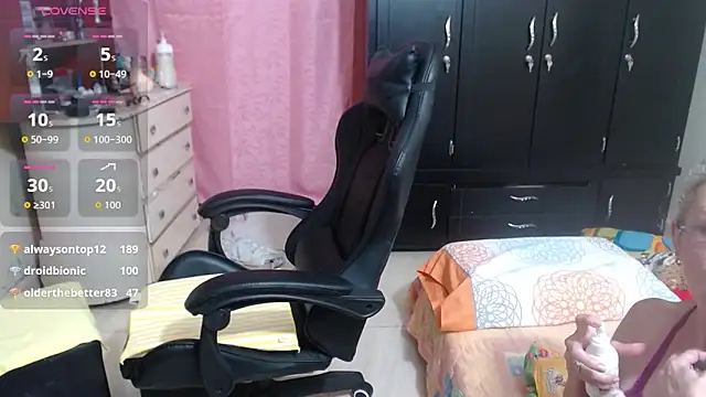 Snapshot of Giorgia_xue53 chatting on October 2025 01:55:02 AM Giorgia xue53 online show from October 2025 01:55:02 AM