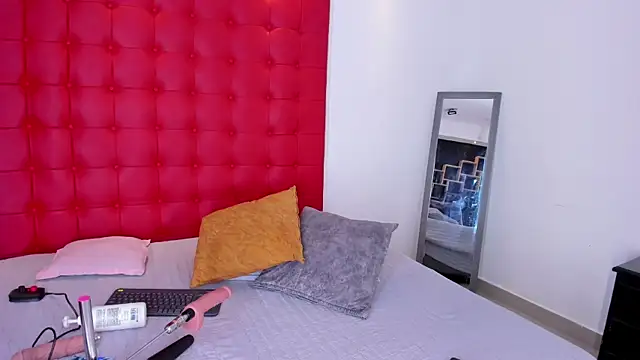 Snapshot of Daliana_Beck chatting on October 2025 08:49:02 PM Daliana Beck online show from October 2025 08:49:02 PM