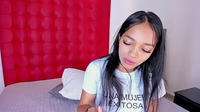 Snapshot of Daliana_Beck chatting on October 2025 08:24:02 PM Daliana Beck online show from October 2025 08:24:02 PM