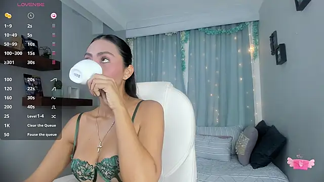 nichole bree  online show from January 2025 11:51:02 AM