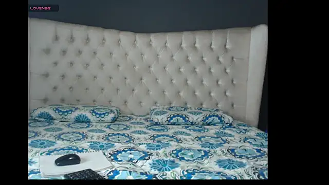 nichole bree  online show from September 2025 11:21:01 AM