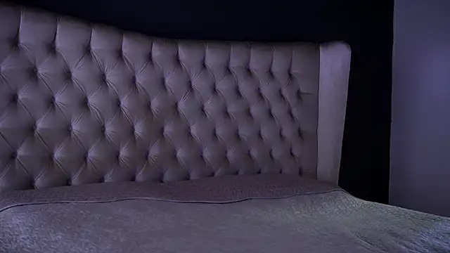 nichole bree  online show from October 2025 01:55:01 PM