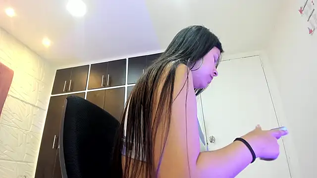 Charlotte Ice1 online show from December 2024 01:53:02 PM