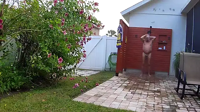 Snapshot of theclubist111 chatting on October 2025 12:05:02 PM theclubist111 online show from October 2025 12:05:02 PM