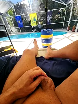 Snapshot of theclubist111 chatting on October 2025 04:20:02 PM theclubist111 online show from October 2025 04:20:02 PM