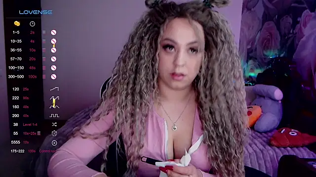  Just a queen 3 online show from January 2025 06:07:01 PM