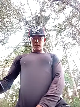 Snapshot of Demiansteven2 chatting on October 2025 04:27:01 PM Demiansteven2 online show from October 2025 04:27:01 PM