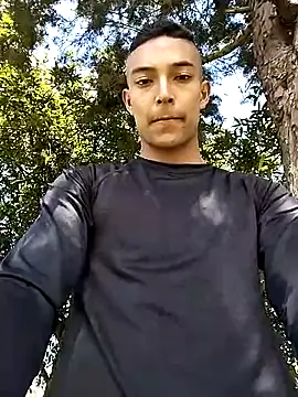 Snapshot of Demiansteven2 chatting on October 2025 05:35:02 PM Demiansteven2 online show from October 2025 05:35:02 PM