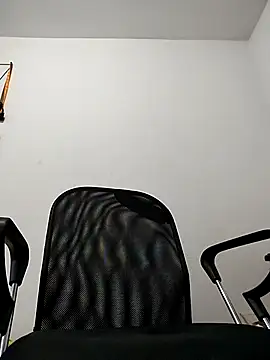 Snapshot of Demiansteven2 chatting on October 2025 07:24:02 PM Demiansteven2 online show from October 2025 07:24:02 PM